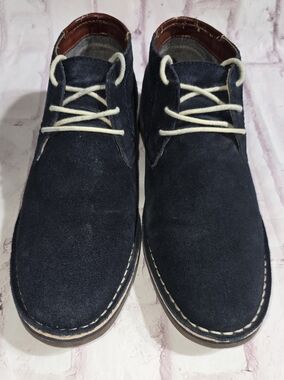 Kenneth Cole Reaction Navy Suede Chukka Boots with Cream Laces